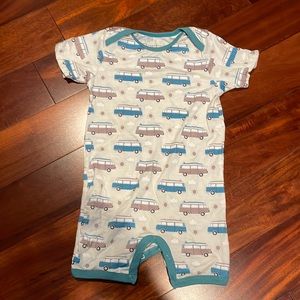 NWOT super soft bestaroo romper 18/24M